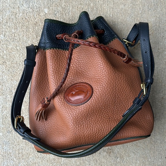 Vintage 1980s Dooney & Bourke all weather pebbled leather drawstring bag - Picture 2 of 14